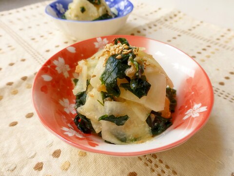 大根とワカメの梅味噌和え